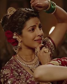 Pinga from Bajirao Mastani Vidhi Hairstyle, Pinga Bajirao Mastani, Priyanka Chopra Hairstyle, Indian Goddesses, Strong Outfit, Maharashtrian Saree, Ballet Performances, Indian Goddess