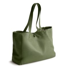 This versatile tote offers ample space for all your essentials while adding a touch of sophistication to any outfit. Perfect for work or travel. College Tote, College Tote Bag, Backpack Lunch Bag, Belt Purse, Toiletry Bag Travel, Carry On Luggage, Mini Purse, Toiletry Bags, Exclusive Bag