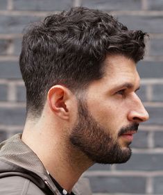 Curly Hair And Beard, Low Fade Haircut, Tapered Haircut, Mens Hairstyles Thick Hair, Wavy Hair Men