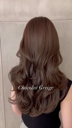 Beauty and Makeup: #beauty, #makeup, #skincare, #haircare Chocolate Brown Wavy Hair, Hair Color By Skin Tone Shades, Brassy Hair Before And After, Milk Brown Hair Color, Milktea Brown Hair Color, Milk Brown Hair, Milky Brown Hair, Back To School Hairstyles Short, Medium Chocolate Brown Hair