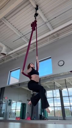 Sassy spins with @tinyskydancer complete with a silks toss ❤️‍🔥 Aerial Chains, Aerial Poses, Aerial Sling, Aerial Skills, Aerial Yoga Hammock, Aerial Yoga Poses, Paris Opera House, Yoga Hammock