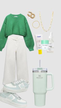 Casual Stylish Outfits 2023, Cute Outfits With Green Pants, Preppy Outfits Green, Preppy Clothes Ideas, Cute Green Outfits Aesthetic, Preppy Outfit Ideas For School, Green Aesthetic Outfit, Preppy Outfits Summer, Outfit Inspo Green