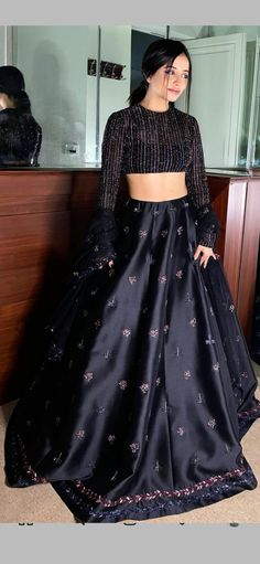 Traditional Dress For Women Indian, Black Blouse Outfit Indian, Black Choli With Lehenga, Lehnga Made From Saree, Black Aesthetic Lehenga, Black Designer Lehenga, Lehenga With Shoes, Black Traditional Outfit For Women, Sangeet Black Outfit