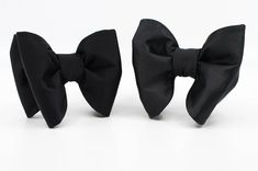 Black Standard Tie With Bow, Black Tuxedo Bow With Bow Tie Back, Black Tuxedo Style Bow Tie, Black Wedding Bow Tie With Adjustable Back, Black Satin Bow For Gift, Black Wedding Bow With Tie Back, Black Bow Tie Back Ties For Wedding, Black Bow With Tie Back As Gift, Black Suit And Tie Accessories For Wedding