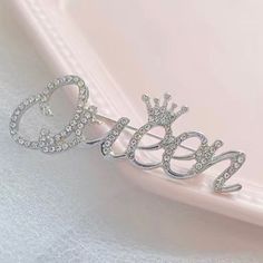 Queen With Crown Elegant Trendy Brooch Jewelry Silver Tone - In Size Large English Letters Design, Queen With Crown, Lapel Pins Wedding, Lapel Pins Suit, Letter Brooch, Pearl Bouquet, Letters Design, Diamond Crown, English Letters