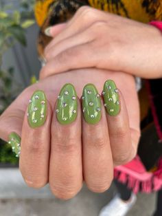 Green Nails, Green