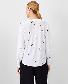 Elevate your wardrobe with the Ann Taylor Floral Mixed Media Pleat Front Top, a masterpiece of design and comfort. This top combines a fluid, pleated V-neck front with a cozy knit back, creating a striking contrast that's both stylish and comfortable.

- Size: Medium
- Color: White
- Gender: Female
- Material: Front 100% Polyester; Back 95% Polyester, 5% Spandex
- Fit: Relaxed fit
- Length: 27" front length; 26 1/2" back length
- Sleeve Type: Long sleeves with button cuffs
- Hem: Shirttail hem
- Viscose Tops With Button Cuffs For Spring, White Stretch Button-up Blouse, White 3/4 Sleeve Top With Button Closure, Chic Top, Cozy Knit, Petite Tops, Petite Women, Cozy Knits, V Neck Tops