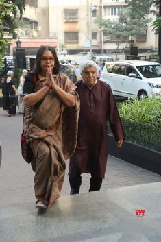 Naseeruddin Shah, Shabana Azmi, Javed Akhtar, And Others Celebs At Prayer Meet For Shyam Benegal - Gallery

 #NaseeruddinShah #ShabanaAzmi #JavedAkhtar #Celebs #PrayerMeet #ShyamBenegal