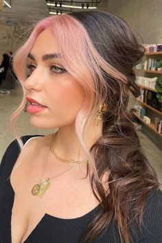 Dark Brown Hair With Colored Money Piece, E Girl Hairstyles, E Girl Hair, Fall Hair Color Trends, Hair Inspiration Color, Hair Inspo Color, Hair Color Trends