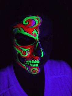 Neon design by Amy Baker Black Light Face Paint, Beautiful Halloween Makeup, Glow Photos