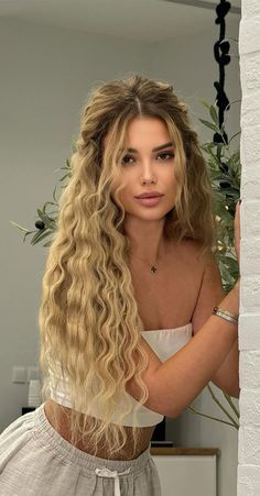 Hairstyle Examples, Beautiful Haircuts, Prom Hair Down, Blonde Curly Hair, Fairy Hair, Curly Hair Extensions, Cool Blonde, Ribbon Hairstyle, Work Hairstyles