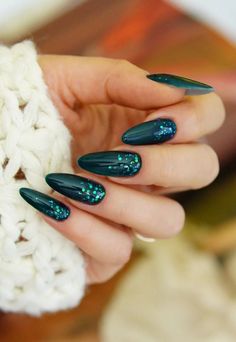 Smaragd Green Nails, New Year Nails, Usa Nails, Summer Nail Ideas, Nail Colour, Ring In The New Year, Nail Envy, New Year's Nails, Nails 2024