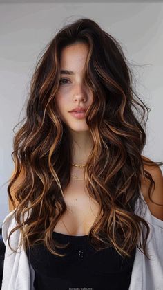 Women's Hairstyles - Aesthetic Hairstyles - Trendy Haircuts - Hairstyle Inspirations Brunette Hair With Highlights, Dark Brown Hair Color, Long Wavy Hair, Hair Inspo Color, Dark Brown Hair, Light Brown Hair, Brown Hair Colors, Hair Transformation