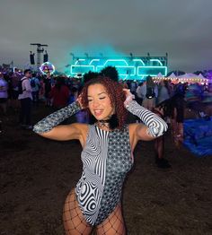 Stand out in the crowd at your next EDM festival with our best-selling Sideboob Bodysuit. This split print black and white bodysuit is perfect for your next rave! Shop styles and sizes that make you look good and feel good about what you wear🖤 Product Details: Black and White Graphic Print FRW Exclusive! High Neck Bodysuit Made for Sideboob 85% Recycled PET Polyester 15% Spandex Blacklight Reactive! Made in San Diego, CA Satisfaction Guaranteed Lifetime Warranty *Macy is wearing a Small, Stevie Black And White Bodysuit, Taking Measurements, Rave Accessories, High Neck Bodysuit, Rave Clothing, Outfits Rave, Edm Festival, White Bodysuit, Rave Wear