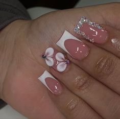 There's a new beauty trend taking over Instagram and it's absolutely stunning. Say hello to "quartz nails". Square Nail Designs, Short Square Nails, Short Acrylic, Bling Acrylic Nails, Acrylic Nails Coffin Short