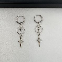 Add a touch of edgy sophistication to your style with our Star Long Dangle Drop Earrings. Perfect for both men and women, these earrings have a streetwear hip hop punk vibe that will elevate any outfit. Embrace your unique taste and stand out from the crowd with these unisex earrings. Earrings length 2.4 inches width 0.6 inches. Streetwear Earrings, Android Oc, Unisex Earrings, Streetwear Hip Hop, Earrings For Men, Women Streetwear, Mens Accessories Jewelry, Streetwear Women, Unisex Style