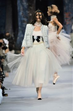 Coco Chanel Fashion, High Fashion Runway, Chanel Fashion Show, Chanel Spring