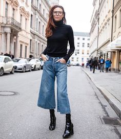 Instagram Denim Culottes Outfits, Wide Leg Jeans Outfit, Skirt Inspiration, Best Casual Outfits, Color Combinations For Clothes, Lovely Clothes, Fall Fashion Trends