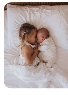 Newborn Sibling, Hospital Pictures, Newborn Family Photos, Sibling Photos, Newborn Baby Photoshoot, Newborn Baby Photos, Foto Baby, Newborn Shoot, Newborn Baby Photography