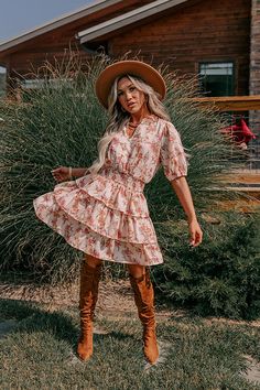 Western Wedding Guest Outfit, Shower Vibes, Sequin T Shirt Dress, Southern Belle Style, Team Photoshoot, Country Outfits Women, Country Chic Outfits, Cozy Sweater Dress, Fall Floral Dress