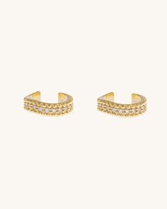 Bold and fierce, the Beloise ear cuff set is extremely modern and stylish in its character. Adorn this set on its own, or pair with other cuffs to make your outfit look extra sassy Make Your Outfit, Outfit Look, Your Outfit, Modern Earrings, Love At First Sight, Jewelry Care, Ear Cuff, Gold Earrings, Personal Style