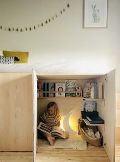 Bench Dimensions, Cozy Basement, Small Basement, Kids Bedroom Inspiration, Kids Room Inspiration, Kids Interior Room, Mudroom Bench, Kid Room, Finished Basement