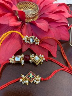 Kundan Rakhi Designs, Kundan Rakhi, Rakhi Pics, Rakhi Designs Handmade, Handmade Rakhi Designs, Rakhi Making, Flower Jewelry Designs, Diy Best Friend Gifts, Handmade Rakhi