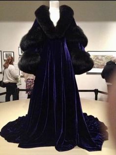 Fancy Robes, Fantasy Fashion, Mode Vintage, Fancy Dresses, A Dress, Costume Design, Purple Dress, Pretty Dresses, Aesthetic Clothes