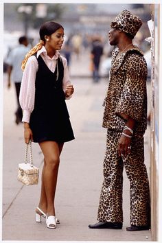 Moda Z Lat 70., Looks Adidas, 60s 70s Fashion, 70s Inspired Fashion, Sixties Fashion, Looks Party, Looks Street Style, 1960s Fashion, Fashion Weeks