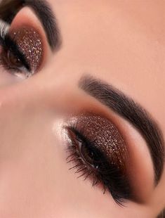 Party Eye Makeup, Everyday Eye Makeup, Glitter Makeup Looks, Sparkly Makeup, Glittery Eyes, Smokey Eye For Brown Eyes