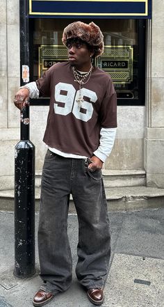 90s Nyc Street Style, Men Aesthetic Outfits Streetwear, Street Outfit Men Streetwear, 90s Men Fashion Aesthetic, 90s Street Style Aesthetic Men, Nyc Streetwear Men, Effeminate Mens Fashion, Grailed Street Style, Mens 90s Style