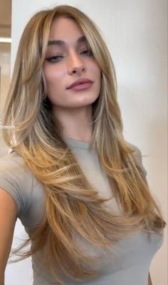 Medium Layers Face Framing Curtain Bangs, Haircut Selfie, Photo Hijab, Haircuts For Long Hair With Layers, Cute Hairstyle, Hairstyles For Layered Hair, Blonde Hair Inspiration, Hijab Girl, Haircuts For Medium Hair