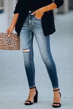 Style: CasualFabric: Slight StretchSeason: SummerMaterial: DenimFit Type: Regular Fit Jean Pocket Designs, High Wasted Jeans, 90s Fashion Grunge, Trendy Summer Outfits, Hot Jeans, Long Jeans, Perfect Jeans, Waist Jeans, Sky High