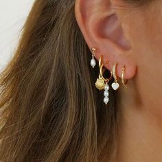 Earring Stack, Preppy Jewelry, Dope Jewelry, Pearl Collection, Classy Jewelry, Jewelry Essentials, Pearl Earring, Stacked Jewelry