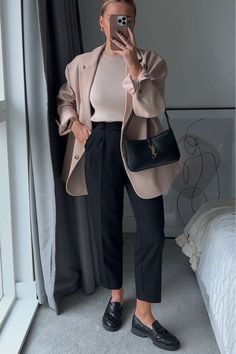 Blazer And Jeans Outfit, Blazer And Jeans, Winter Blazer, Look Office, Office Casual Outfit, Blazer Outfit, Office Outfits Women