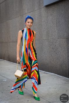 Irene Kim by STYLEDUMONDE Street Style Fashion Photography_48A9614 Vibrant Color Outfit, Conservative Outfits, Rainbow Fashion, Black Rainbow, Japan Fashion, Colourful Outfits