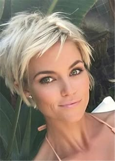 Short Choppy Haircuts, Choppy Haircuts, Makeup Tip, Choppy Hair, Hair Cuts For Women, Short Choppy Hair, Penteado Cabelo Curto, Short Pixie Haircuts, Pixie Haircuts