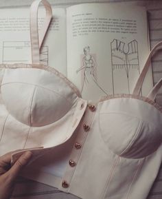 Pola Bra, Corset Sewing Pattern, Corset Outfit, Corset Pattern, Fashion Sewing Tutorials, Bra Pattern, Diy Fashion Clothing