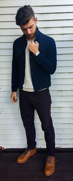 Happy guy living a happy life Instagram: marcos_leon94 Navy Denim Jacket, 2016 Menswear, Hipster Man, Foto Tips, Neue Outfits, Winter Outfits Men, Mode Casual, Man Standing, Brown Shoes