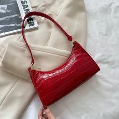 Shipping: Worldwide Express Shipping AvailableDelivery time: 7-15Days Fast ShippingReturns: Fast refund, 100% Money Back Guarantee. Small Shoulder Bags, Handbag Patterns, Small Clutch, Casual Tote, Leather Chain, Womens Tote, Bag Women, Bago, Casual Bags