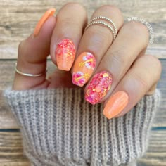 Classy Summer Dip Nails, August Dip Nails, Dip Nails 2023, Summer Dip Nails, Portugal Nails, Summer Dip, Cute Nail Colors, Glitter Nails Acrylic, Super Cute Nails