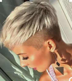 Funky Short Hair, Short Hair Pixie Cuts, Short Hair Trends