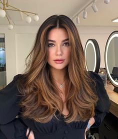 Como ter cabelos fortes e saudáveis? Clica na foto Dark To Light Hair, Caramel Blonde Hair Color, Hair Colour For Green Eyes, Warm Brown Hair, Blonde Hair Colors, Bright Blonde Hair, Dry Hair Care