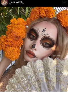 Spanish Halloween Costumes, Dia De Los Muertos Face Paint Ideas, Dia De Los Muertos Makeup For Women, Easy Catrina Makeup, Catrina Aesthetic, Catrina Makeup, Wedding Lipstick