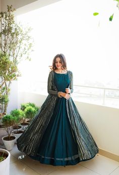 Exclusive Gowns, Party Wear Gowns, Function Dresses, Shrug For Dresses, Indian Party Wear, Long Dress Design, Fancy Dresses Long, Indian Wedding Wear