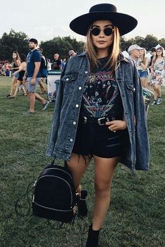 Como montar seu look para o festival de musica Rock in Rio 2019 – Crescendo aos Poucos Stile Punk Rock, Coachella Looks, Festival Mode, Style Bleu, Look Jean, Music Festival Fashion