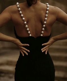 Sukienki Maksi, Gaun Fashion, Chanel Inspired, Pearl Dress, Winter Trends, Pinterest Fashion, Mode Inspo, Mode Vintage, Looks Style