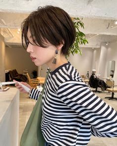 【最新版】人気のおしゃれショートヘア総合カタログ！ | Distinct_Media 美容師のためのWEBマガジン Hair Catalog, Dyed Hair Inspiration, Hair Arrange, Shirt Hair, Hair Stylies