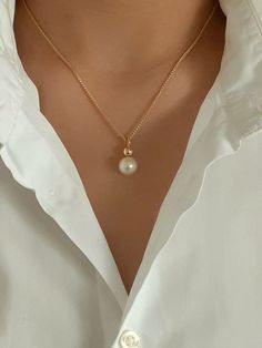 ✦ Note: All images are sourced from various creators and are shared for inspiration only.✦ Modern Pearl Jewelry Design, Modern Pearl Necklace Design, Pearl And Gold Necklace, Modern Pearl Jewelry, Diy Pearl Necklace, Perls Jewellery, Pearl Necklace Gold, Neck Pieces Jewelry