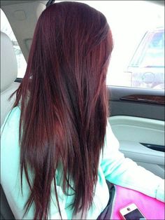 Burgundy Plum Hair Color, Plum Burgundy Hair, Plum Brown Hair, Pelo Color Borgoña, Dark Red Hair Color, Hair Color Plum, Rambut Brunette, Hair Color Burgundy